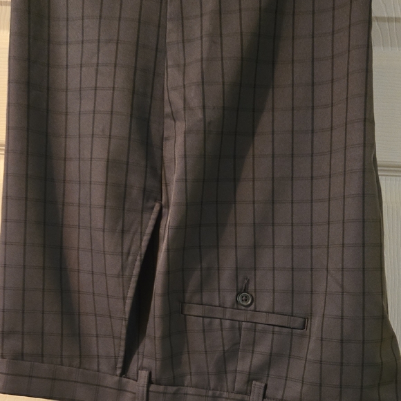 HAGGAR Gray Checkered Pants - Picture 1 of 3